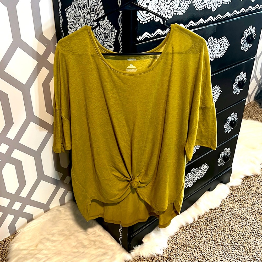 XL short sleeve knotted front T-shirt